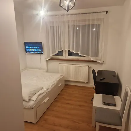 Homestay Noclegi Budomas Budget - Szymanow - Freeparking Wroclaw